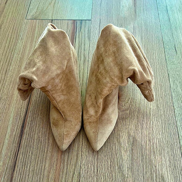 Boots - Picture 2 of 5